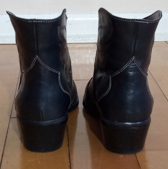 Chinese Laundry Fiona Black Western Ankle Boots with Pointed Toe and Medium Heel - Picture 5 of 11